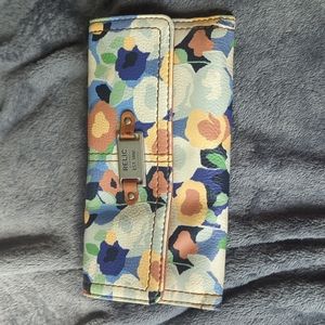 Relic tri fold floral wallet